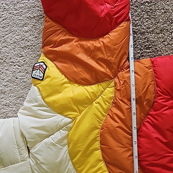 MARINE layer  MLx LF Apres Puffer in Antique White/Multi Colorblock - Picture 9 of 12